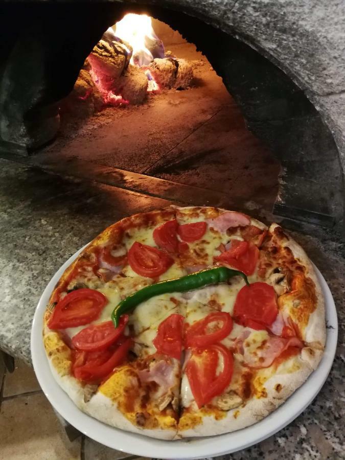 Pensiunea San Gennaro 미에르쿠리에씨우크 외부 사진